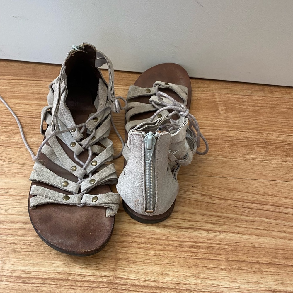 Womens Grey Gladiator Sandals - size 7